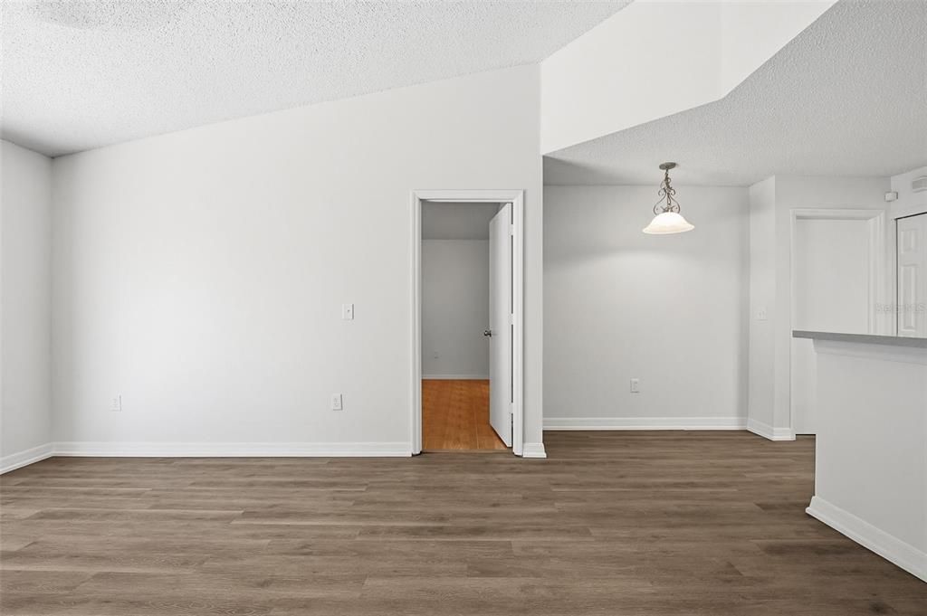 For Sale: $289,900 (3 beds, 2 baths, 1465 Square Feet)