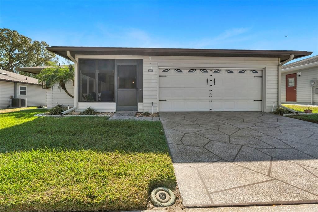 待售: $254,900 (2 贝兹, 2 浴室, 1719 平方英尺)