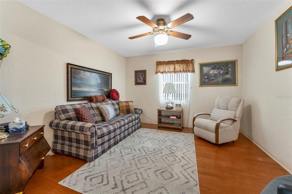 待售: $254,900 (2 贝兹, 2 浴室, 1719 平方英尺)