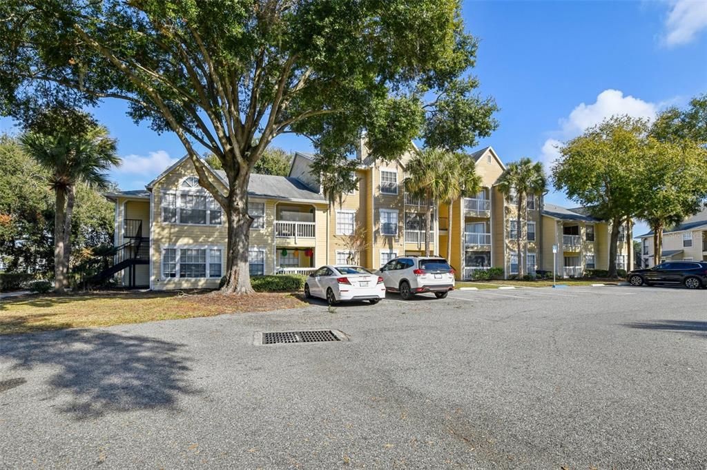 For Sale: $160,000 (2 beds, 2 baths, 934 Square Feet)