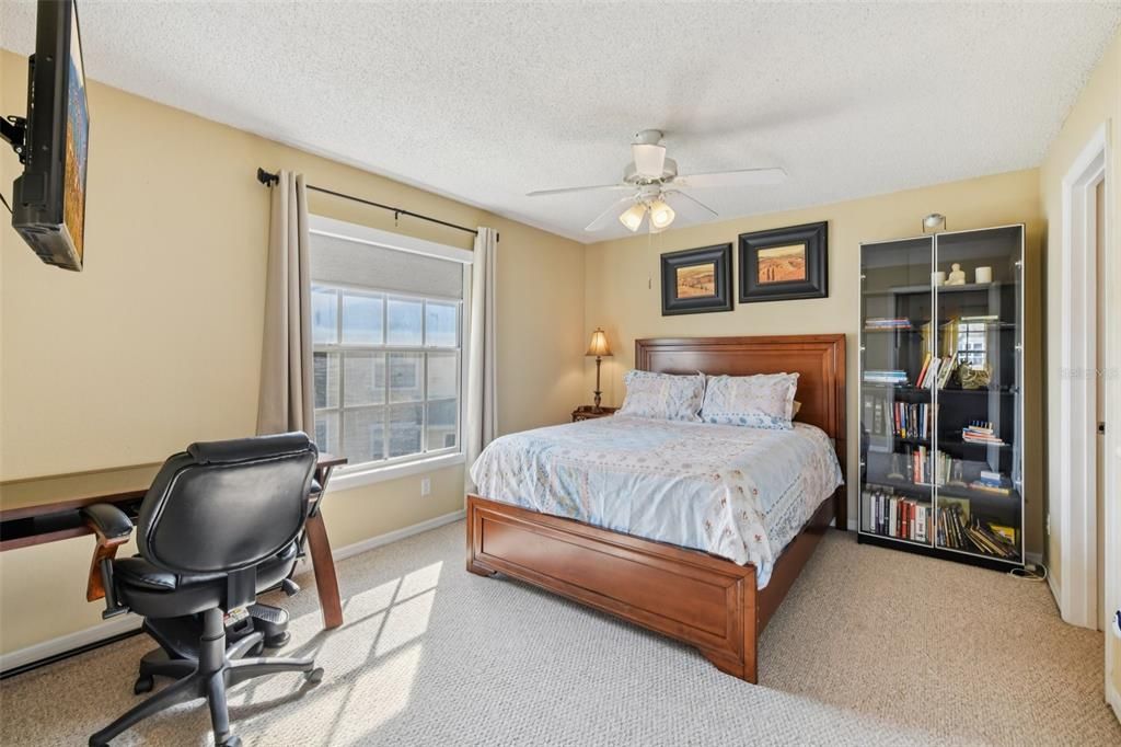 For Sale: $160,000 (2 beds, 2 baths, 934 Square Feet)