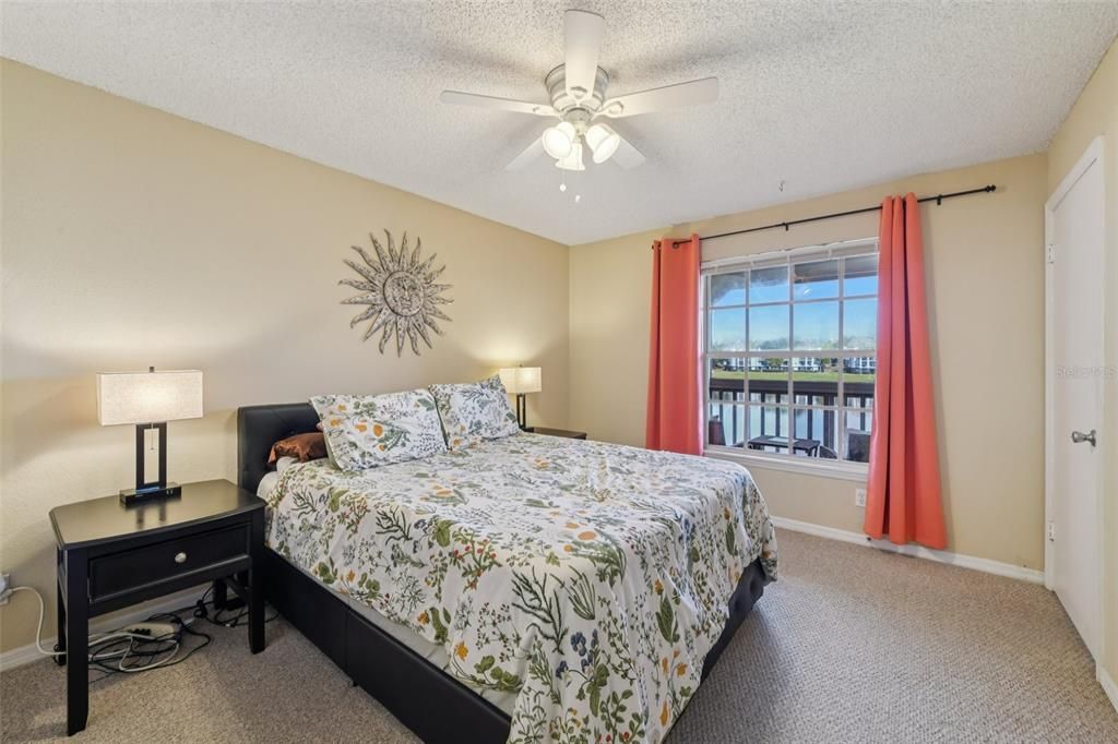 For Sale: $160,000 (2 beds, 2 baths, 934 Square Feet)