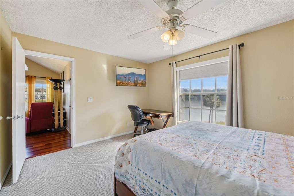 For Sale: $160,000 (2 beds, 2 baths, 934 Square Feet)