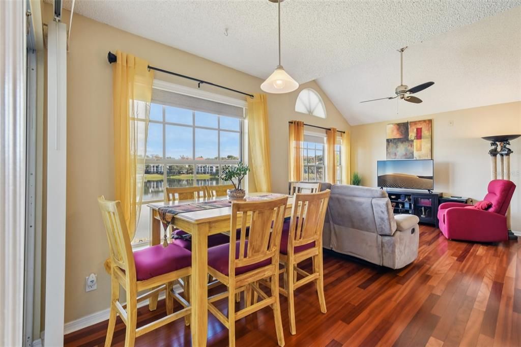 For Sale: $160,000 (2 beds, 2 baths, 934 Square Feet)