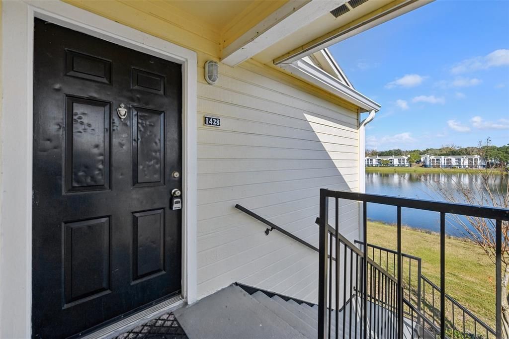 For Sale: $160,000 (2 beds, 2 baths, 934 Square Feet)