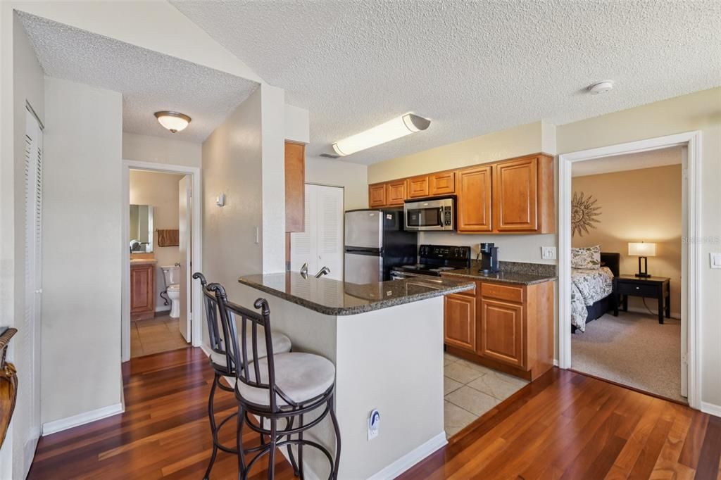 For Sale: $160,000 (2 beds, 2 baths, 934 Square Feet)