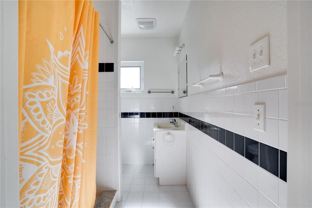 На продажу: $449,000 (2 спален, 2 ванн, 1464 Квадратных фут)