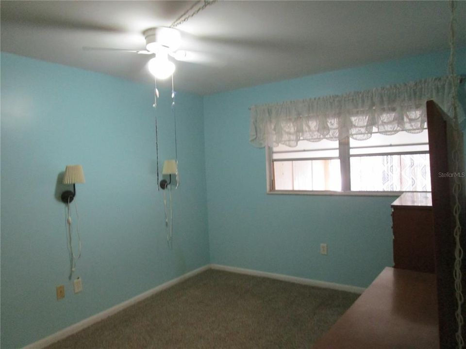 待售: $69,000 (1 贝兹, 1 浴室, 545 平方英尺)