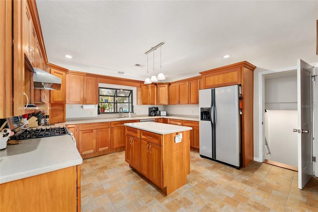 For Sale: $723,000 (4 beds, 3 baths, 3293 Square Feet)