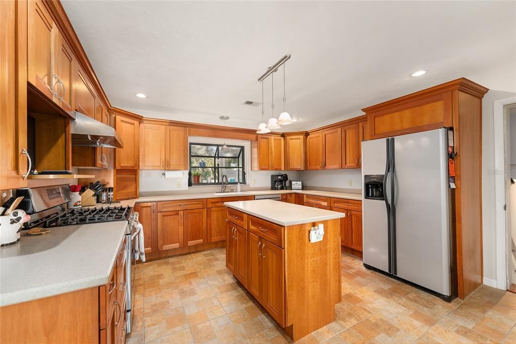 For Sale: $723,000 (4 beds, 3 baths, 3293 Square Feet)