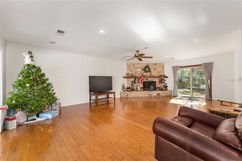 For Sale: $723,000 (4 beds, 3 baths, 3293 Square Feet)