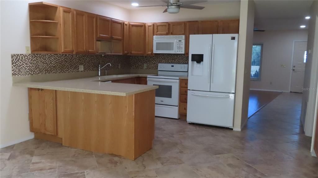 For Sale: $222,000 (2 beds, 2 baths, 1210 Square Feet)