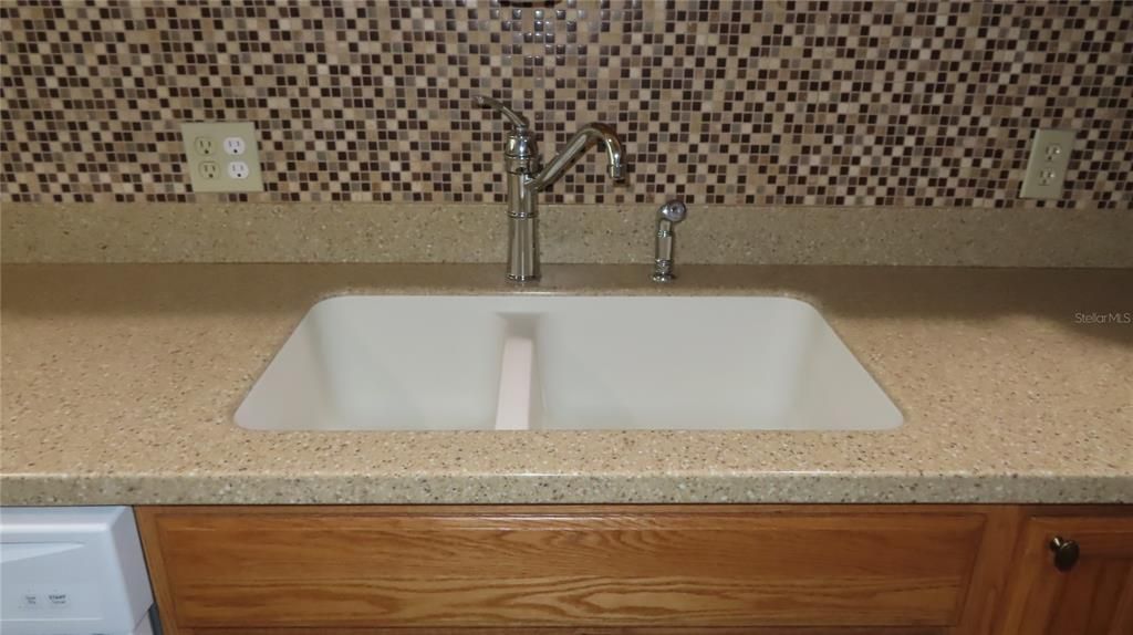 For Sale: $222,000 (2 beds, 2 baths, 1210 Square Feet)