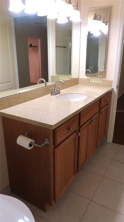 For Sale: $222,000 (2 beds, 2 baths, 1210 Square Feet)