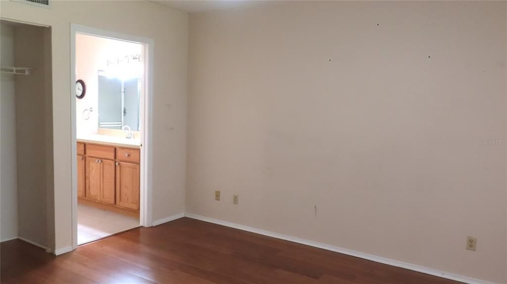 For Sale: $222,000 (2 beds, 2 baths, 1210 Square Feet)