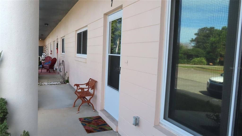 For Sale: $222,000 (2 beds, 2 baths, 1210 Square Feet)