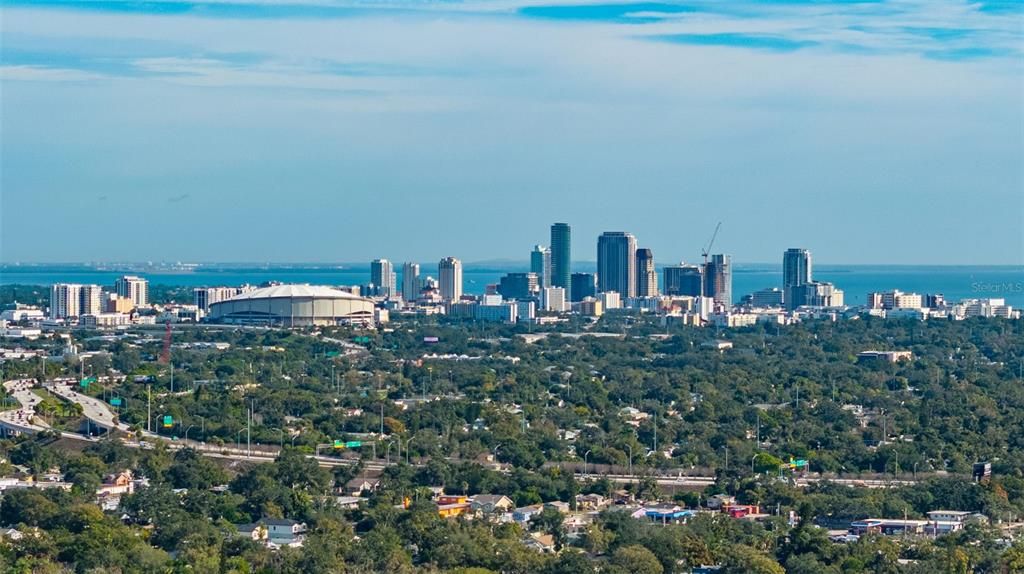 待售: $399,000 (4 贝兹, 2 浴室, 1235 平方英尺)