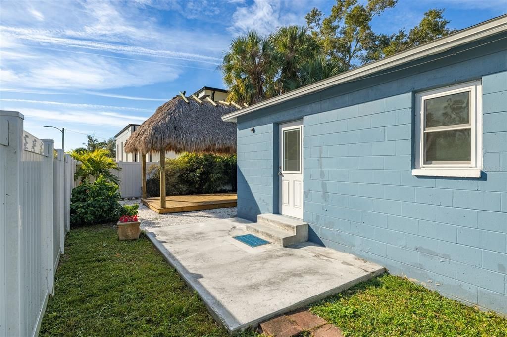 待售: $399,000 (4 贝兹, 2 浴室, 1235 平方英尺)