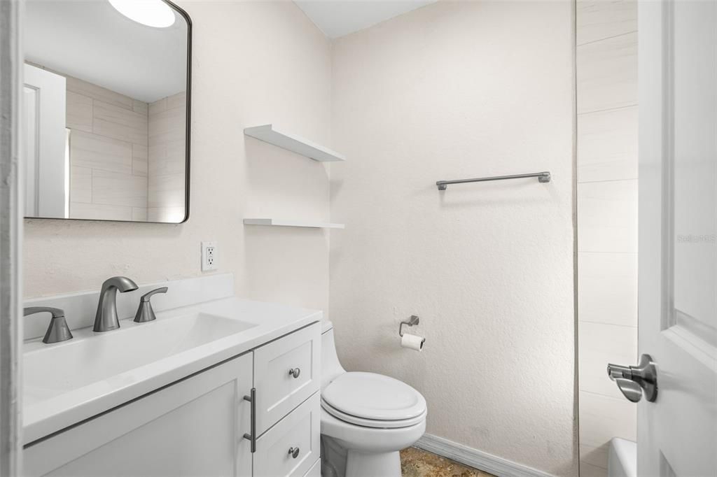 待售: $399,000 (4 贝兹, 2 浴室, 1235 平方英尺)