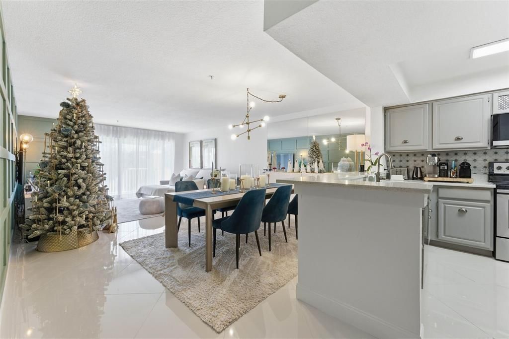 For Sale: $268,000 (2 beds, 2 baths, 1488 Square Feet)