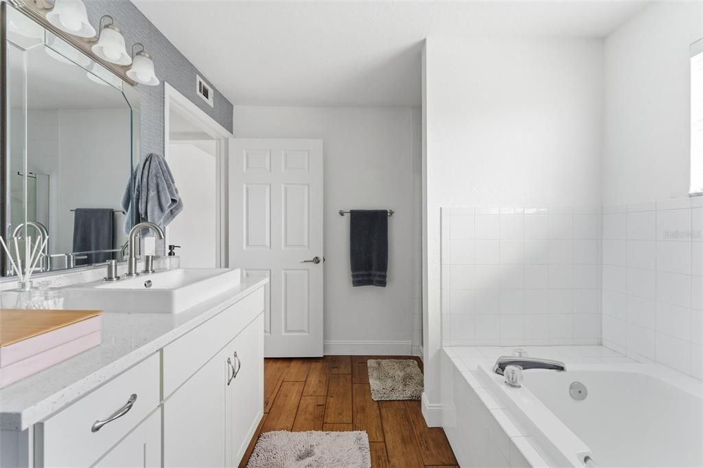 For Sale: $268,000 (2 beds, 2 baths, 1488 Square Feet)