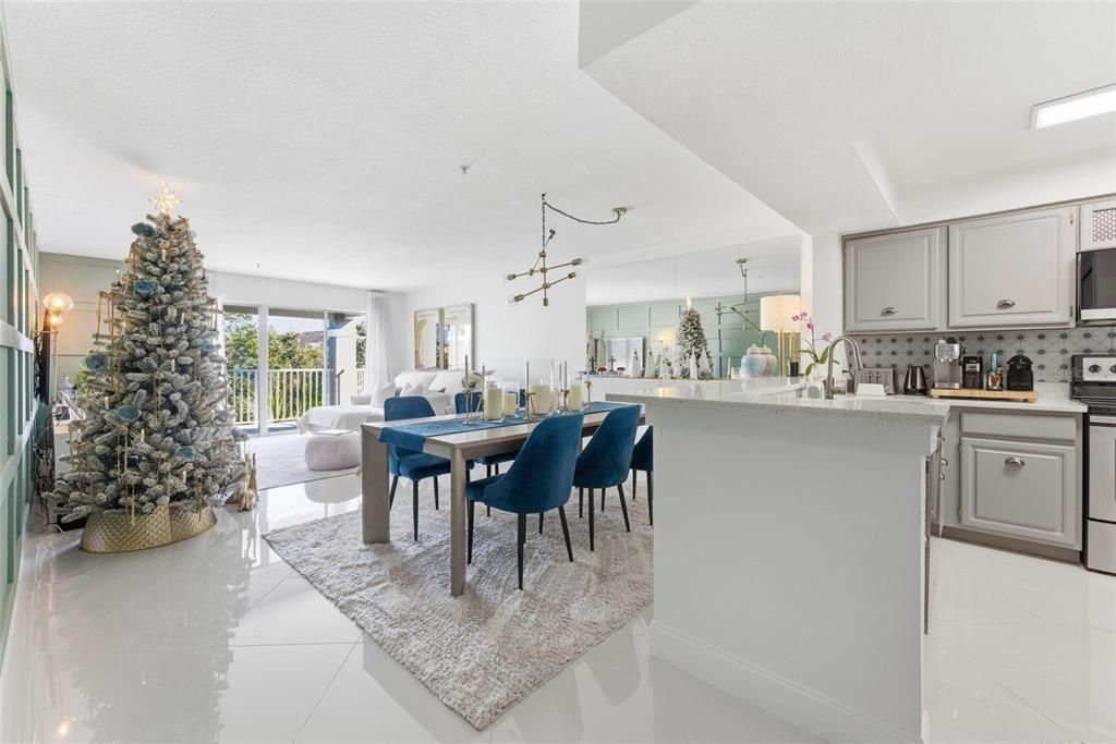 For Sale: $268,000 (2 beds, 2 baths, 1488 Square Feet)