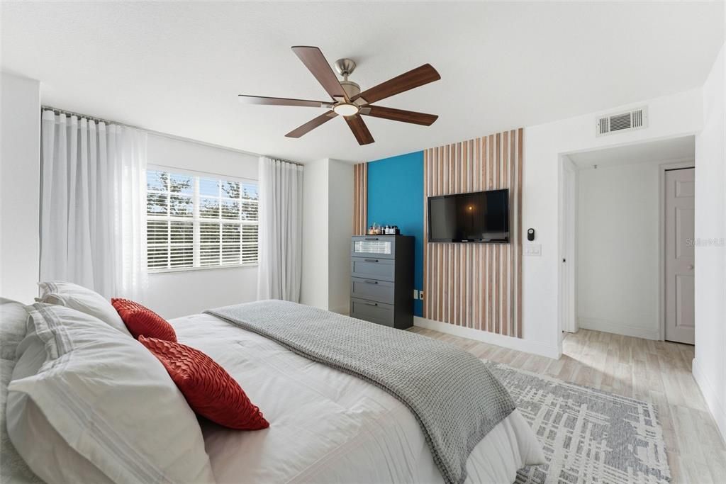 For Sale: $268,000 (2 beds, 2 baths, 1488 Square Feet)