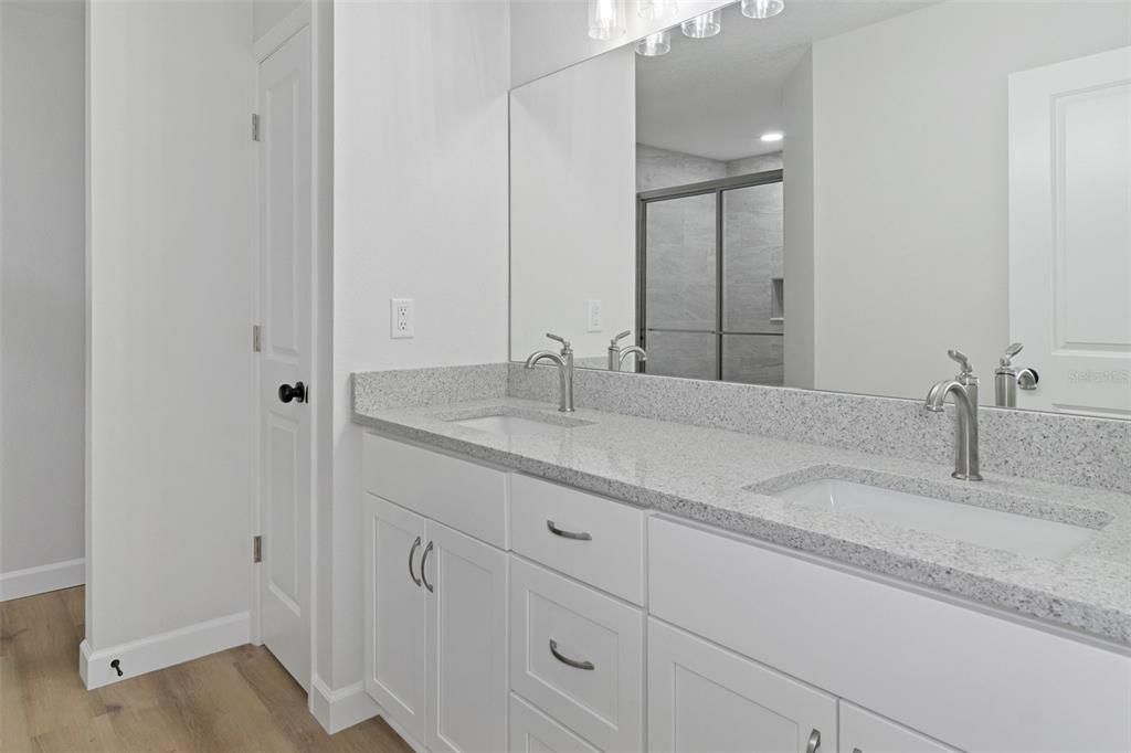 На продажу: $269,900 (3 спален, 3 ванн, 1462 Квадратных фут)