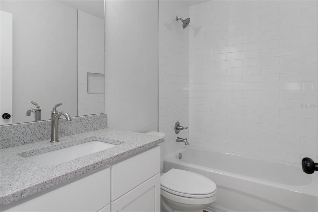 На продажу: $269,900 (3 спален, 3 ванн, 1462 Квадратных фут)