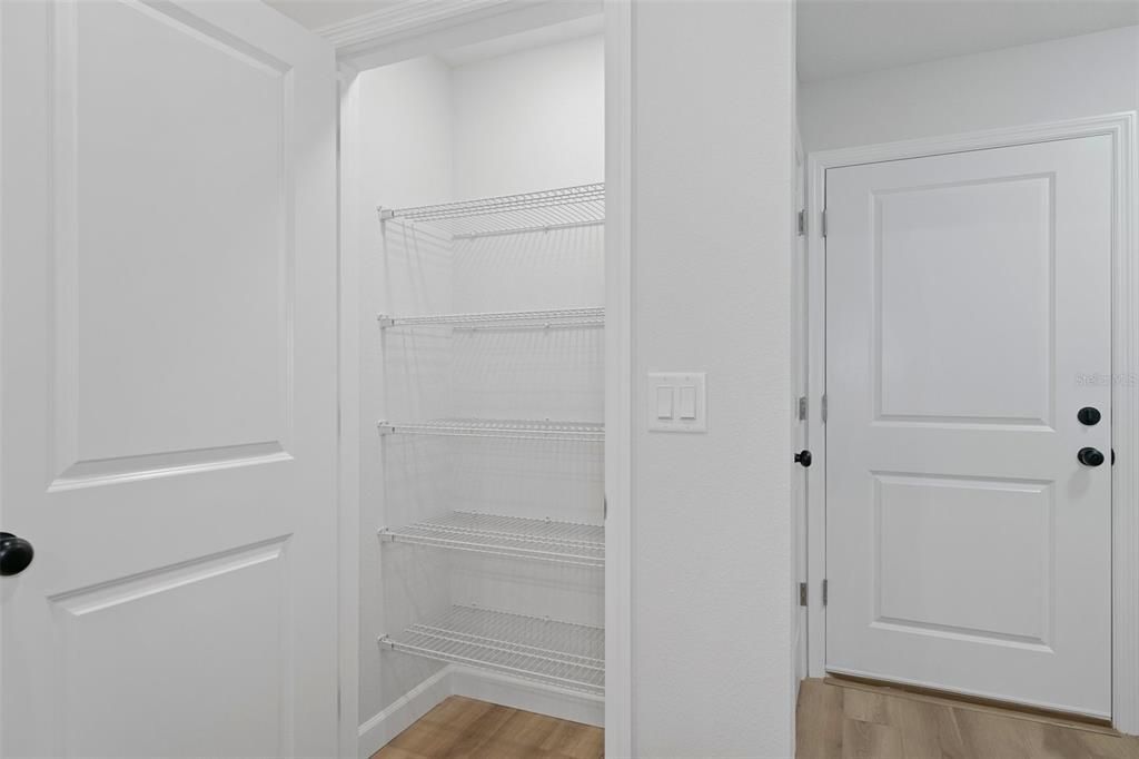 На продажу: $269,900 (3 спален, 3 ванн, 1462 Квадратных фут)