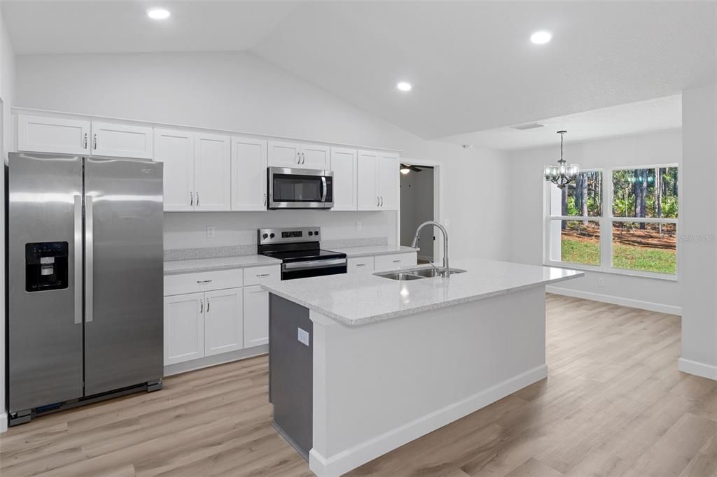 На продажу: $269,900 (3 спален, 3 ванн, 1462 Квадратных фут)