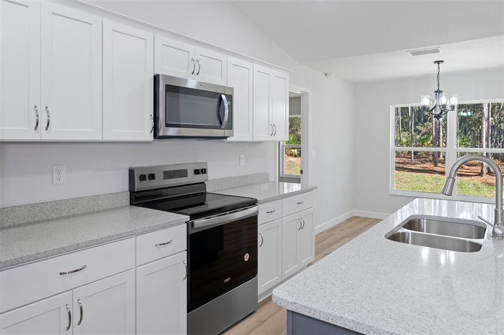 На продажу: $269,900 (3 спален, 3 ванн, 1462 Квадратных фут)