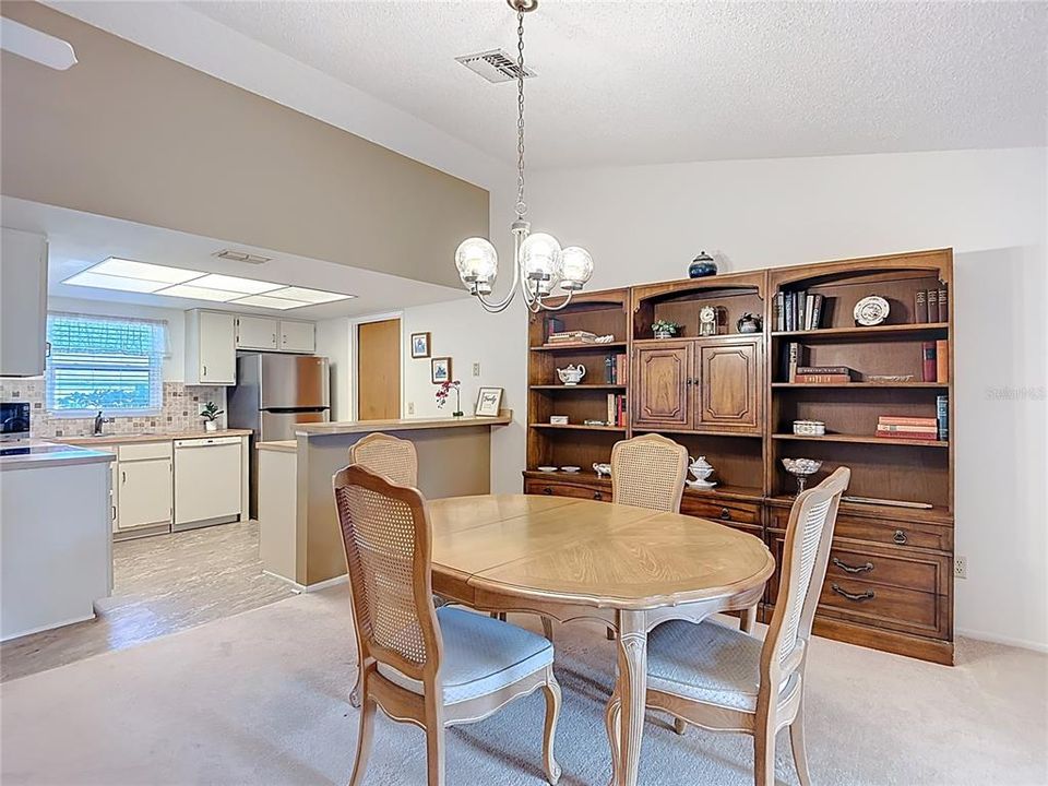 En Venta: $300,000 (2 camas, 2 baños, 1621 Pies cuadrados)