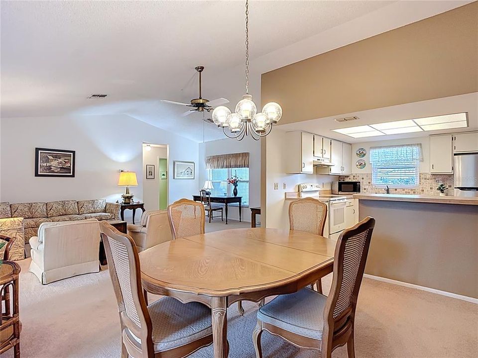 En Venta: $300,000 (2 camas, 2 baños, 1621 Pies cuadrados)