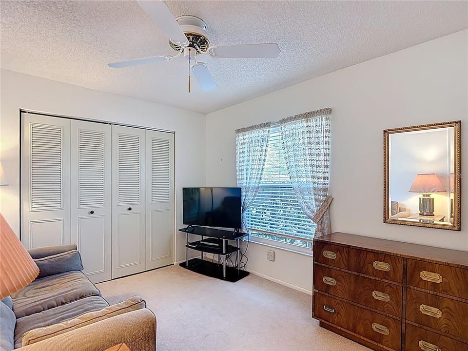 En Venta: $300,000 (2 camas, 2 baños, 1621 Pies cuadrados)