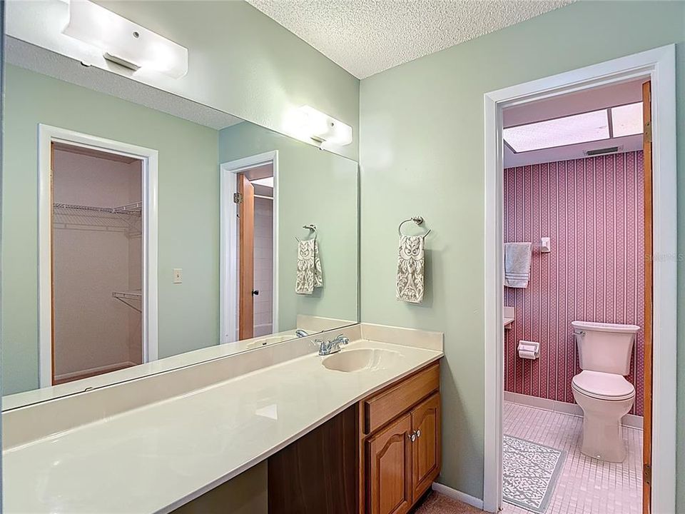 En Venta: $300,000 (2 camas, 2 baños, 1621 Pies cuadrados)