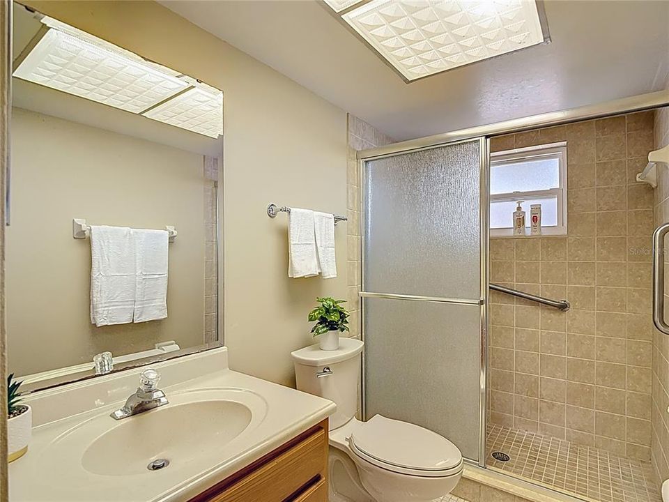 En Venta: $300,000 (2 camas, 2 baños, 1621 Pies cuadrados)