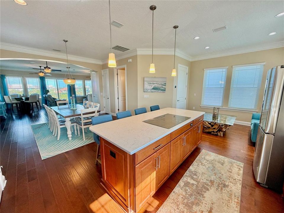 На продажу: $949,000 (3 спален, 3 ванн, 3118 Квадратных фут)