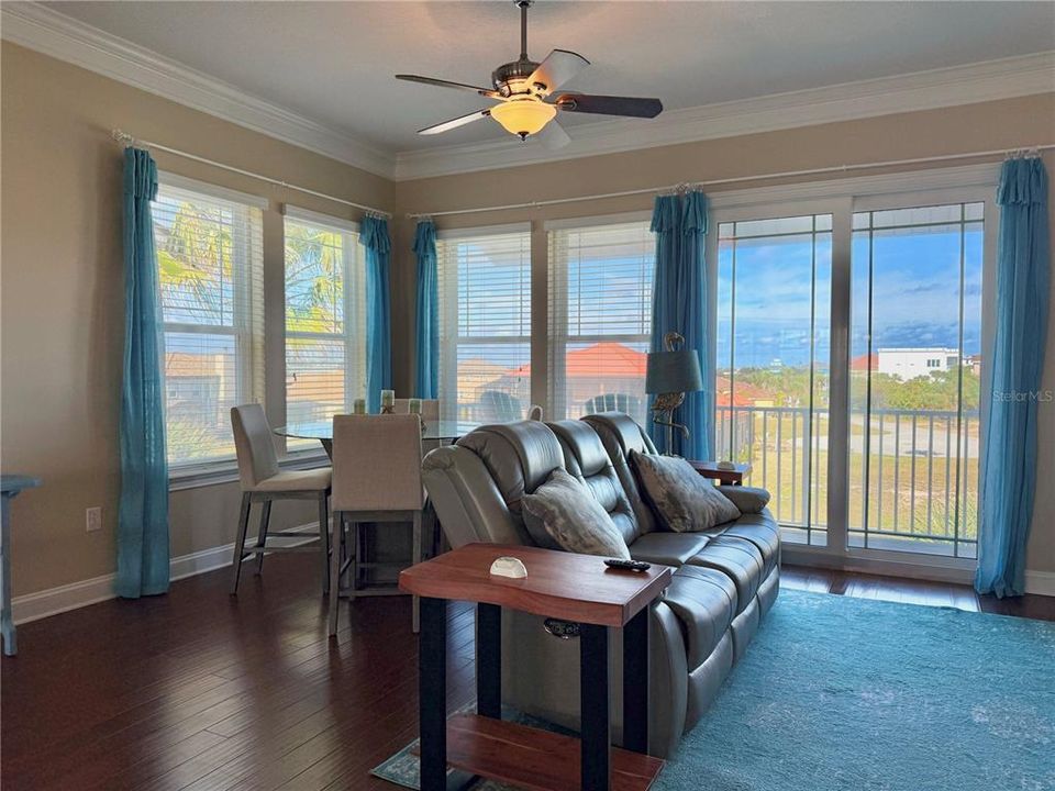 На продажу: $949,000 (3 спален, 3 ванн, 3118 Квадратных фут)