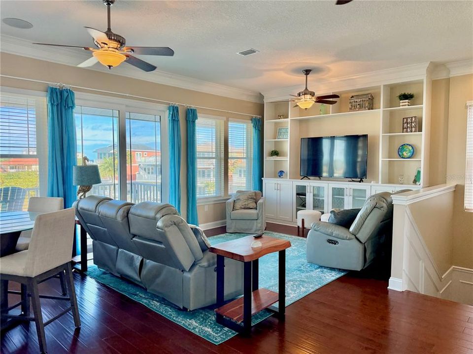 На продажу: $949,000 (3 спален, 3 ванн, 3118 Квадратных фут)