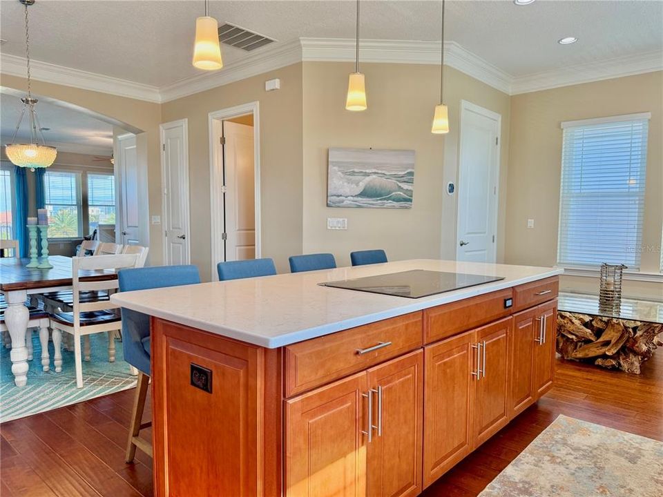 На продажу: $949,000 (3 спален, 3 ванн, 3118 Квадратных фут)