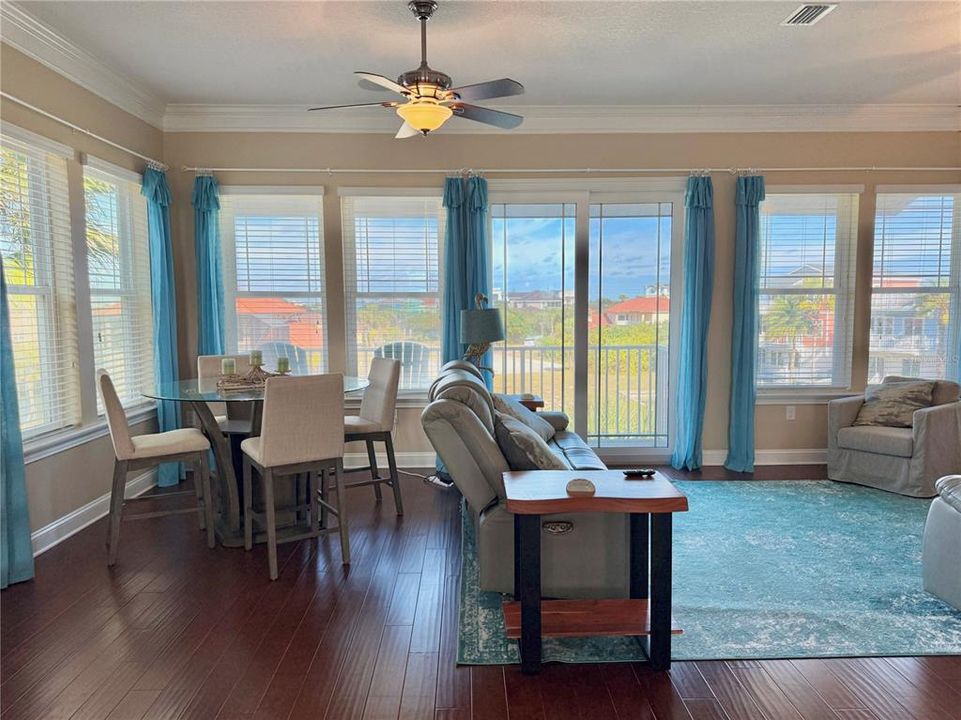 На продажу: $949,000 (3 спален, 3 ванн, 3118 Квадратных фут)