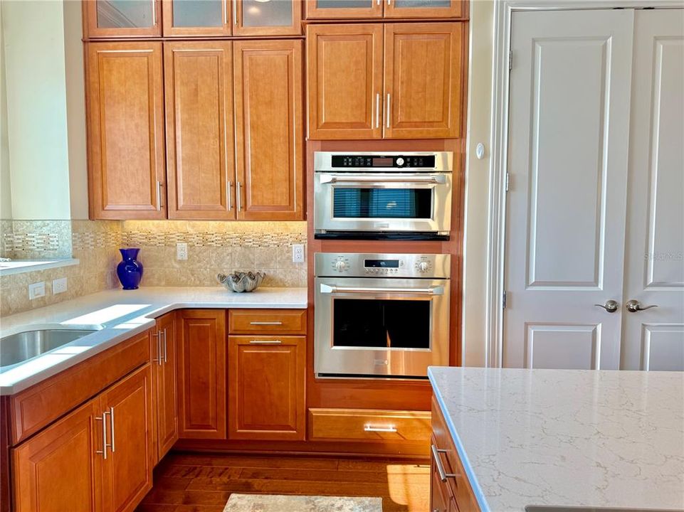 На продажу: $949,000 (3 спален, 3 ванн, 3118 Квадратных фут)