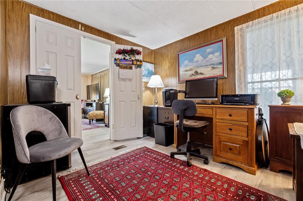 For Sale: $149,000 (3 beds, 1 baths, 1404 Square Feet)