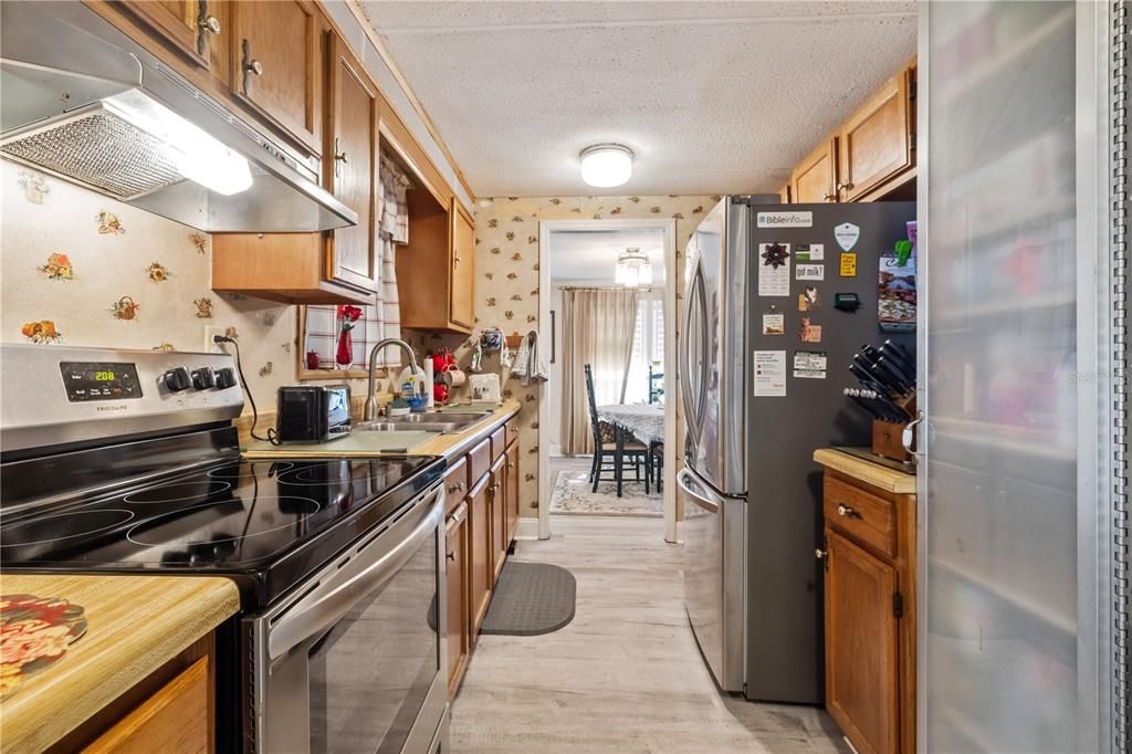 For Sale: $149,000 (3 beds, 1 baths, 1404 Square Feet)