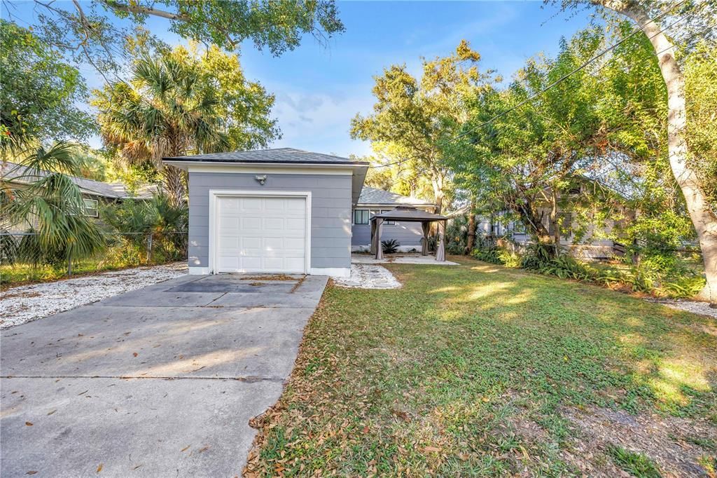 На продажу: $285,000 (3 спален, 1 ванн, 990 Квадратных фут)