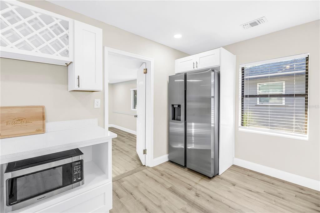 На продажу: $285,000 (3 спален, 1 ванн, 990 Квадратных фут)