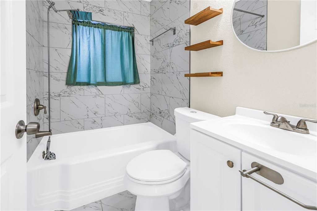 На продажу: $285,000 (3 спален, 1 ванн, 990 Квадратных фут)