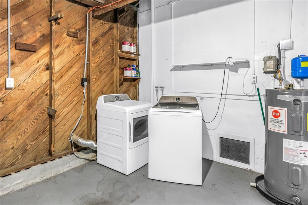 На продажу: $285,000 (3 спален, 1 ванн, 990 Квадратных фут)