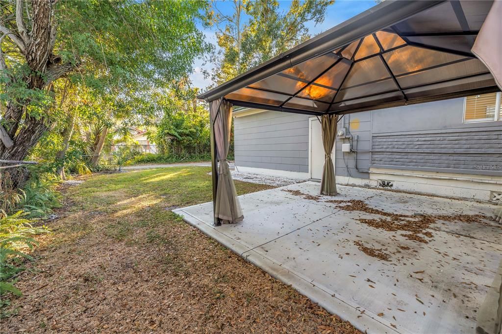 На продажу: $285,000 (3 спален, 1 ванн, 990 Квадратных фут)